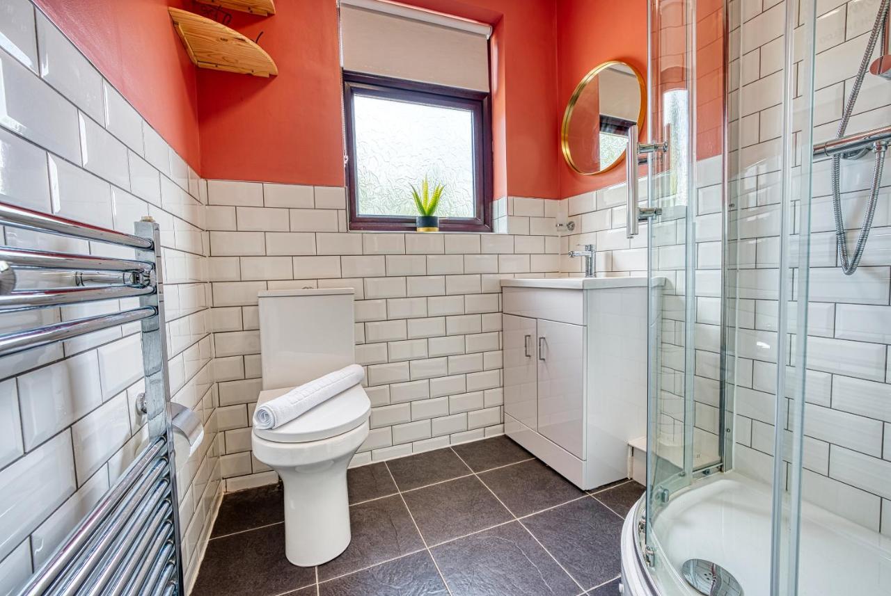 Holiday home Close To A46 Centre Sleeps 6, 5 Beds Ensuite Free Wi-fi Queens House Inspire Homes *