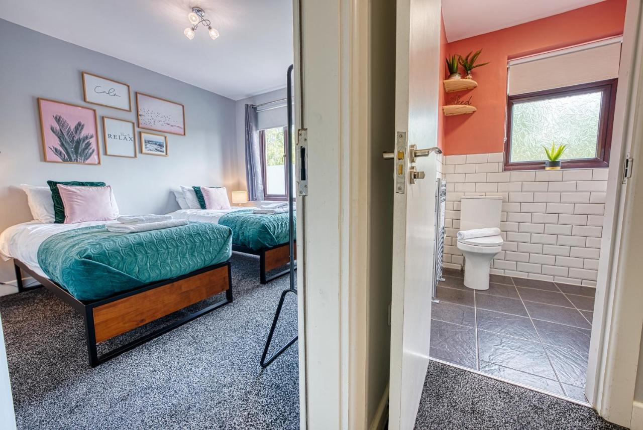 Close To A46 Centre Sleeps 6, 5 Beds Ensuite Free Wi-fi Queens House Inspire Homes Coventry